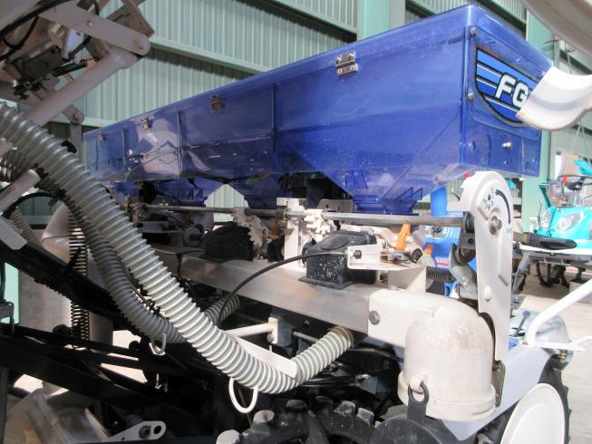 田植機 PQZ4-DULF 写真８