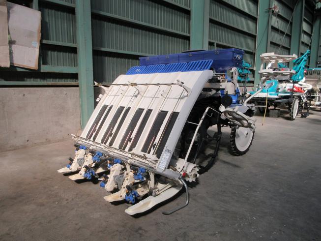 田植機 PQZ4-DULF 写真３