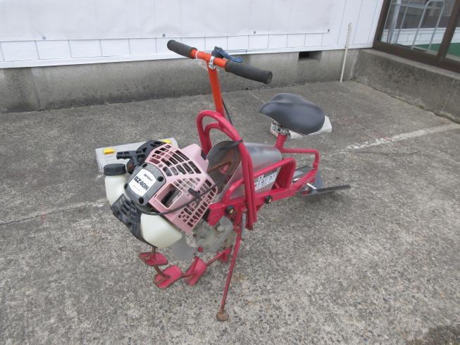 オータケ 乗用溝切機 写真