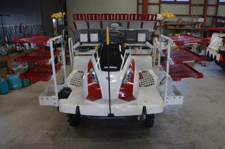 田植機 YR6D 写真２