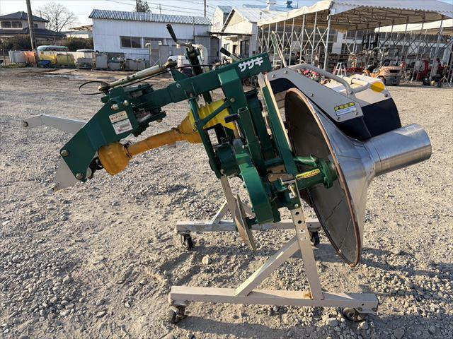 畦塗機 KN157T 写真２