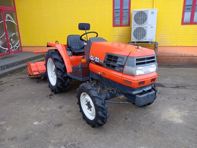 クボタ トラクター 写真