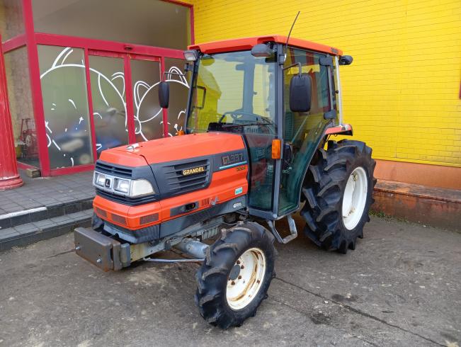 クボタ トラクター 写真