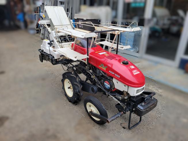 ヤンマー 野菜移植機 写真