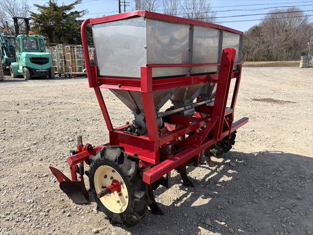 肥料散布機 不明 写真３