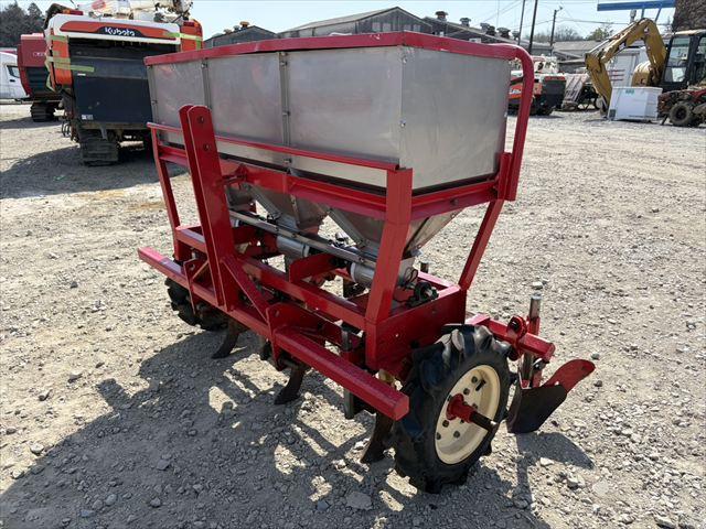 肥料散布機 不明 写真４