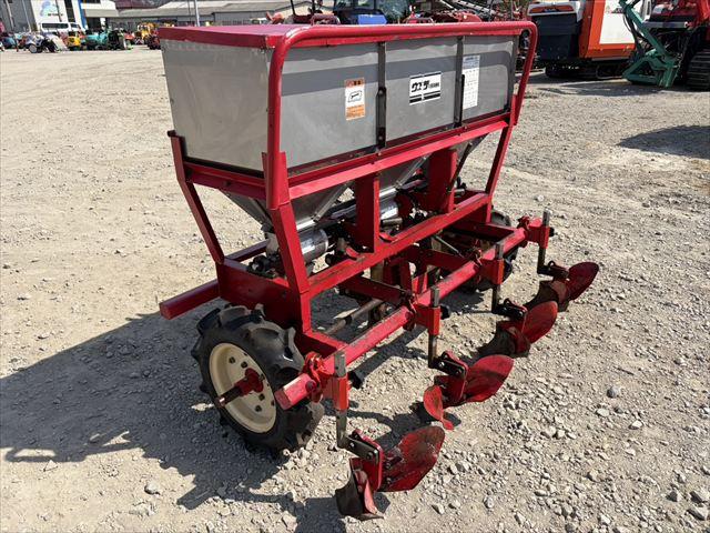 肥料散布機 不明 写真２