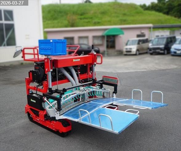 オチアイ 乗用型摘採機 写真