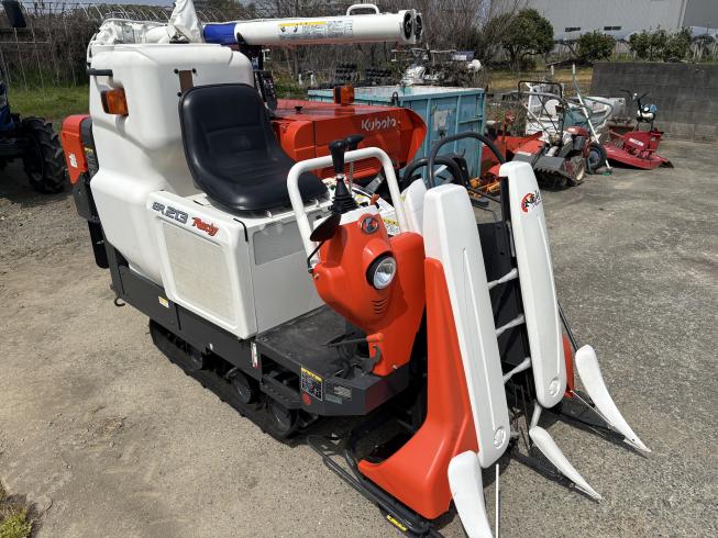 クボタ コンバイン 写真