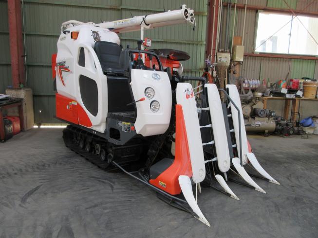 クボタ コンバイン 写真