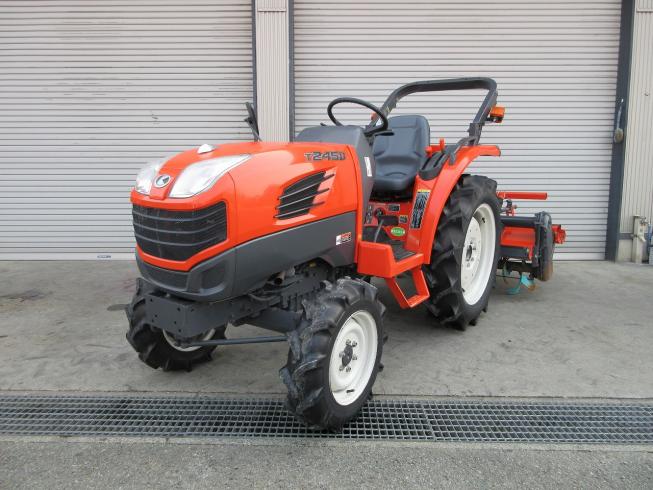 トラクター T245D-BMAPP 写真２