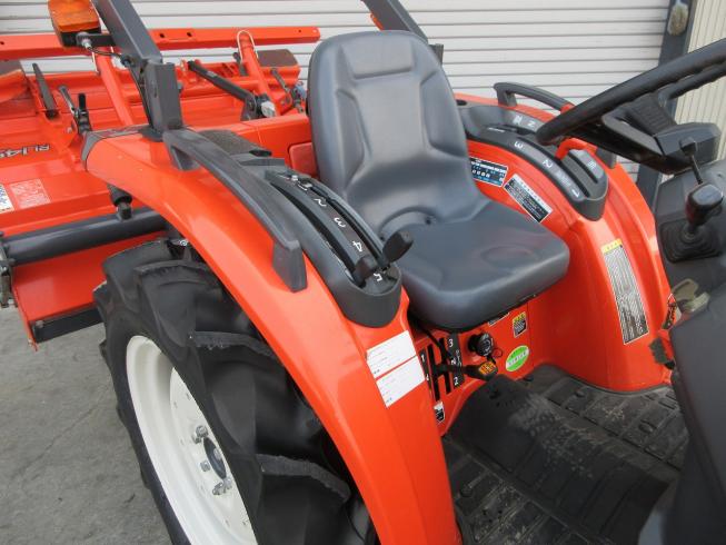 トラクター T245D-BMAPP 写真７