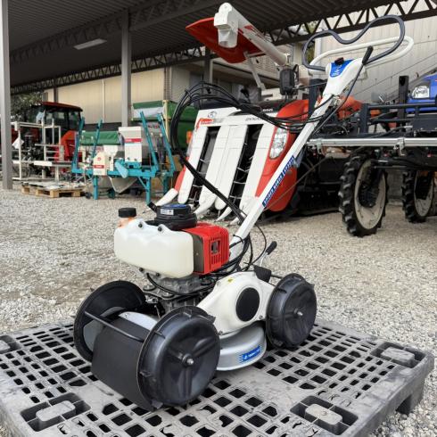 イセキ 草刈機 写真