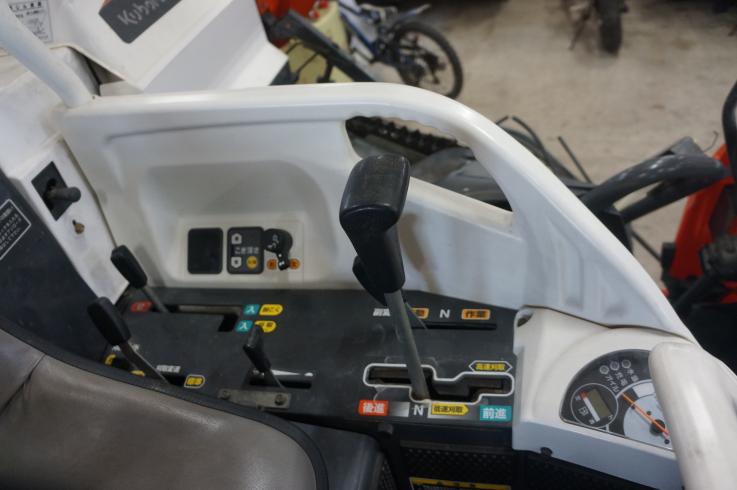 コンバイン AR218 写真７