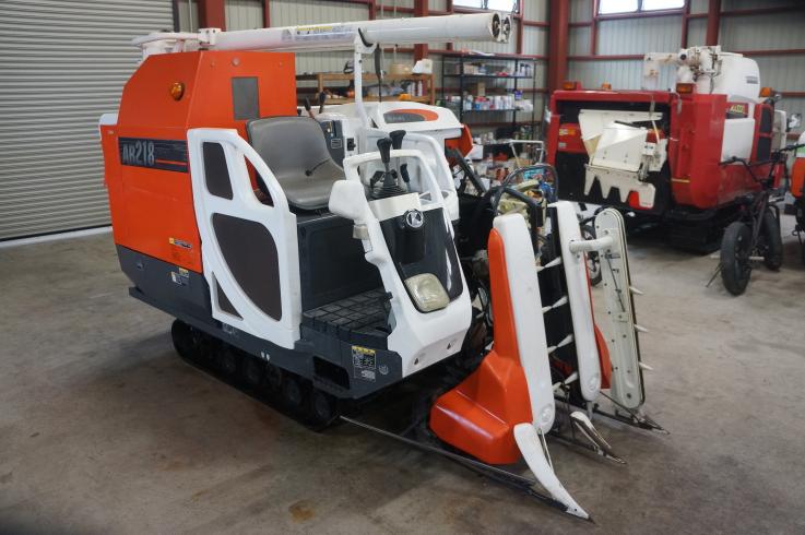 クボタ コンバイン 写真