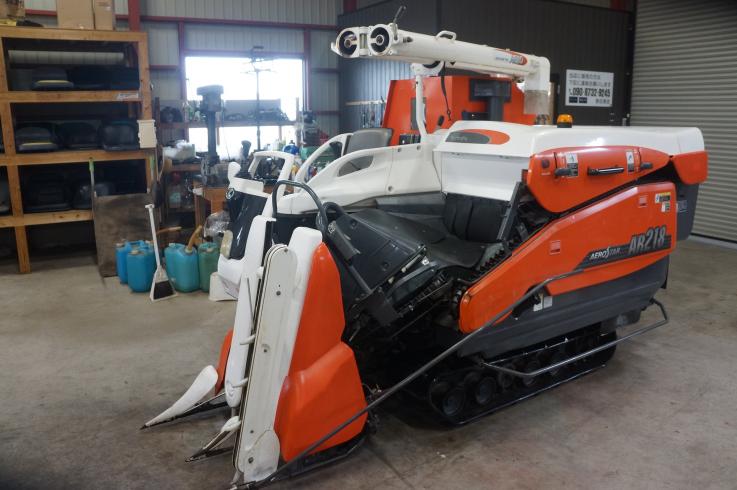 コンバイン AR218 写真３