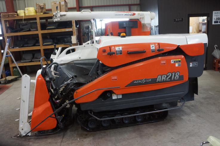 コンバイン AR218 写真４