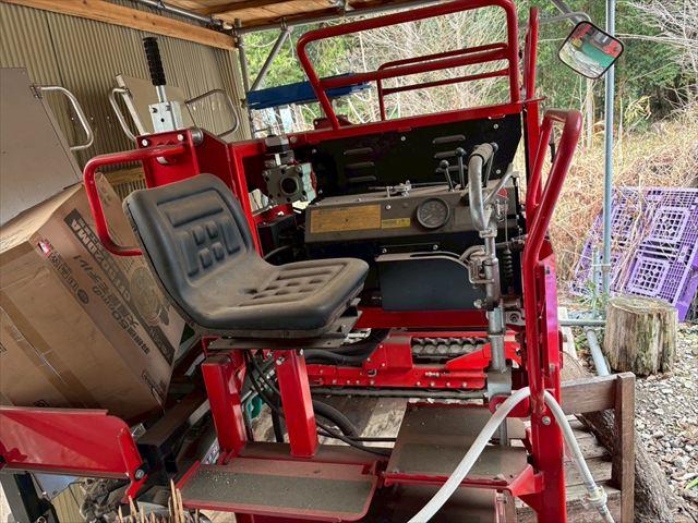 乗用型摘採機 TFC-8 写真３