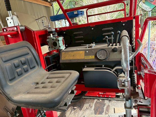 乗用型摘採機 TFC-8 写真４