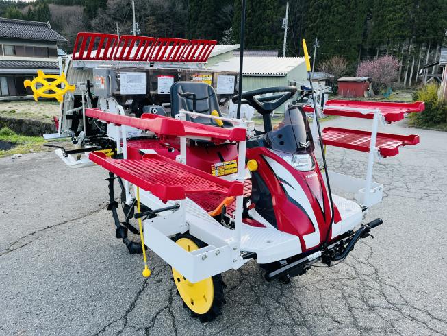 田植機 YR4J 写真２