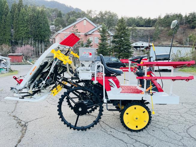 田植機 YR4J 写真７