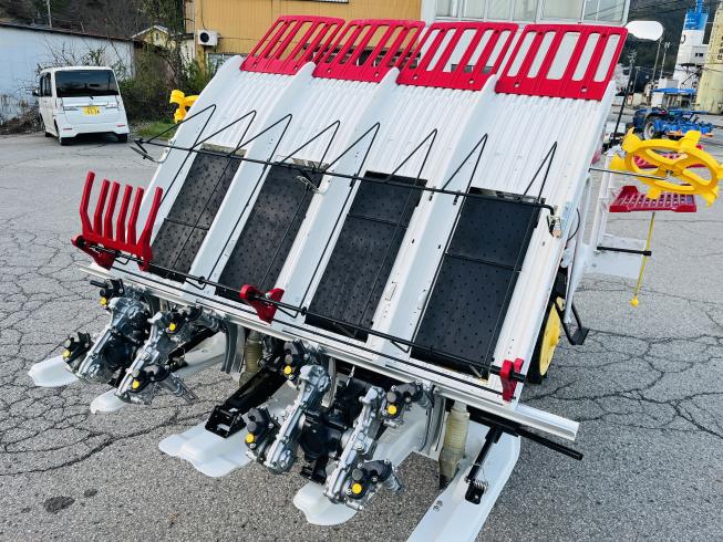 田植機 YR4J 写真５
