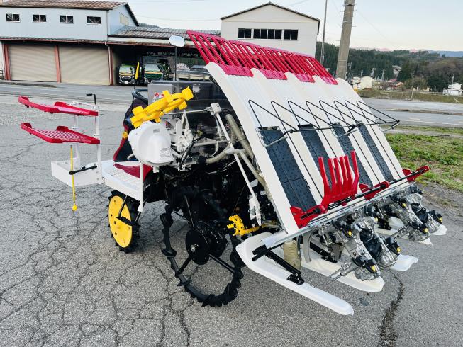 田植機 YR4J 写真４