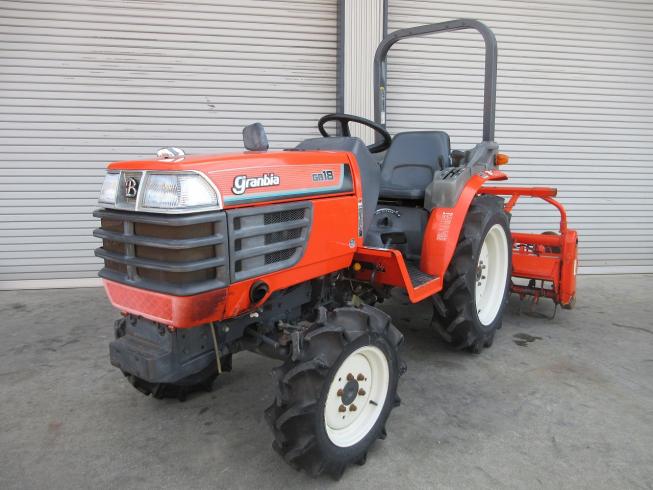 クボタ トラクター 写真