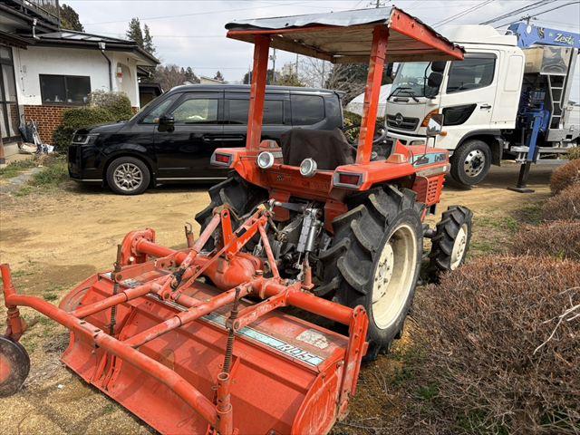 トラクター L1-245 写真３