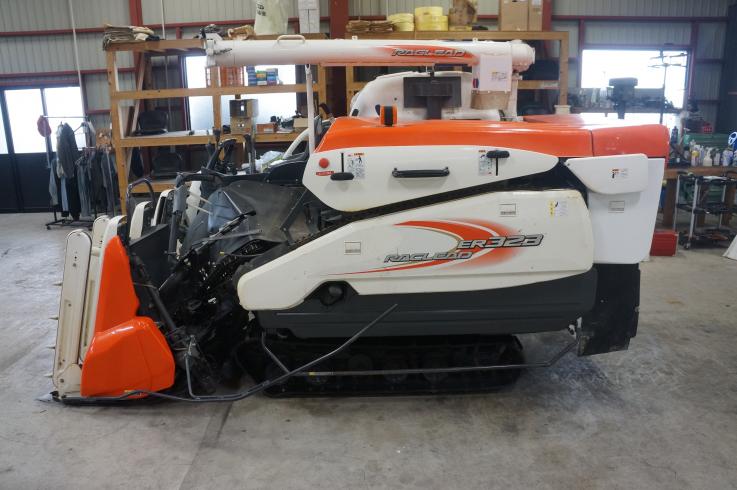 コンバイン ER323 写真４