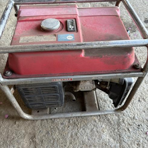 発電機 EM1500X 写真４