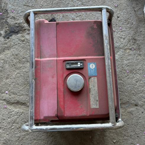 発電機 EM1500X 写真５