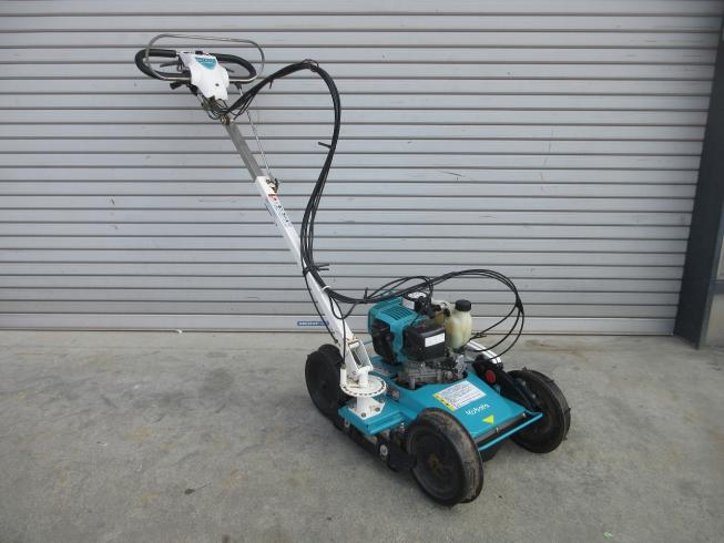 クボタ 自走式草刈機 写真