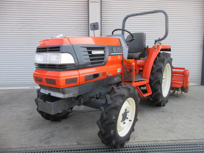 トラクター GL261 写真２
