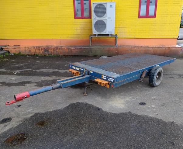 サンワ トレーラー 写真