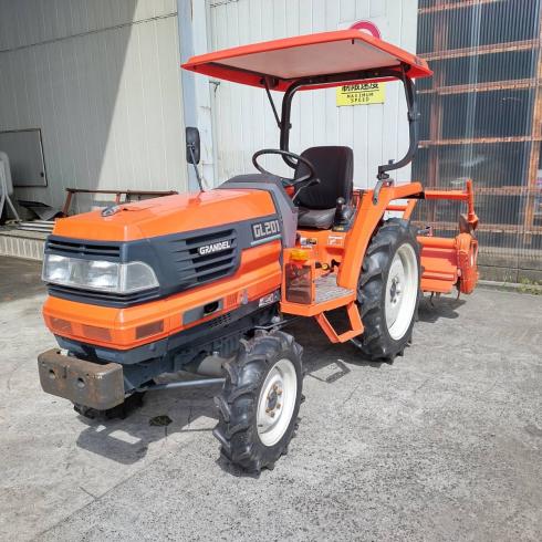 クボタ トラクター 写真