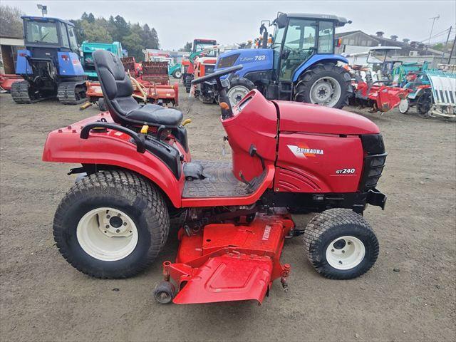 乗用ロータリーモア GT240 写真２