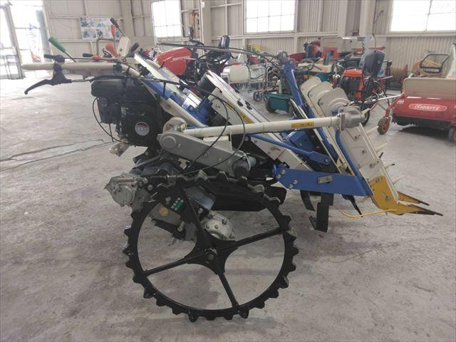 玉ねぎ掘取機 VHU20 写真２