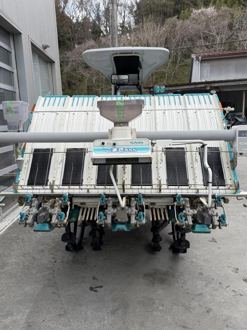 田植機 ZP65NF側状施肥/箱まき/こまき/ダブルタイヤ 写真７