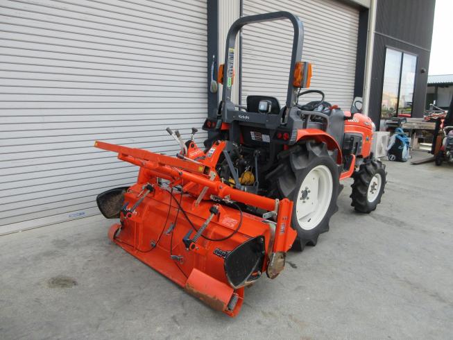 トラクター KB20 写真３