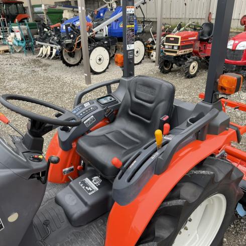 トラクター KB205 写真６