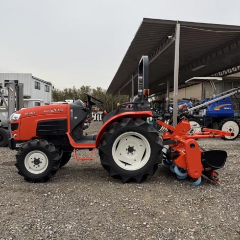 トラクター KB205 写真５