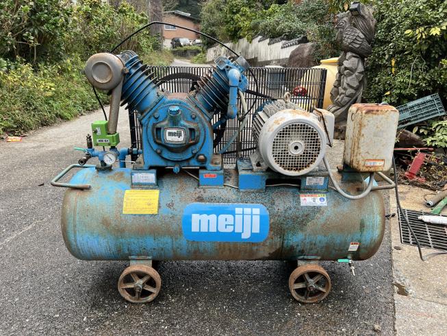 明治 コンプレッサー 写真