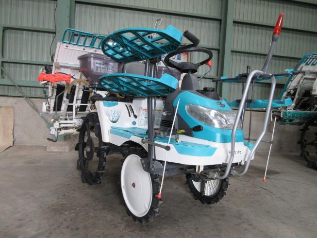 クボタ 田植機 写真