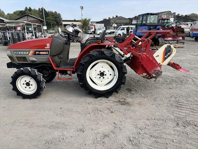 トラクター F-220 写真２