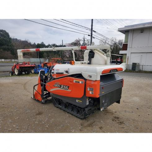 コンバイン ARN216 写真３