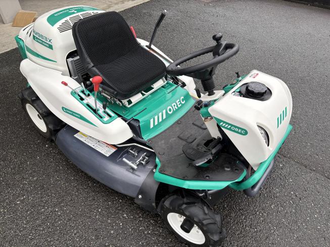 オーレック 乗用草刈機 写真