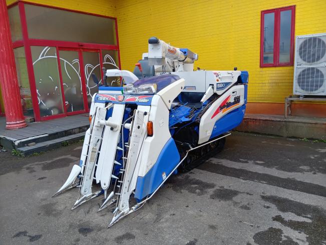 イセキ コンバイン 写真