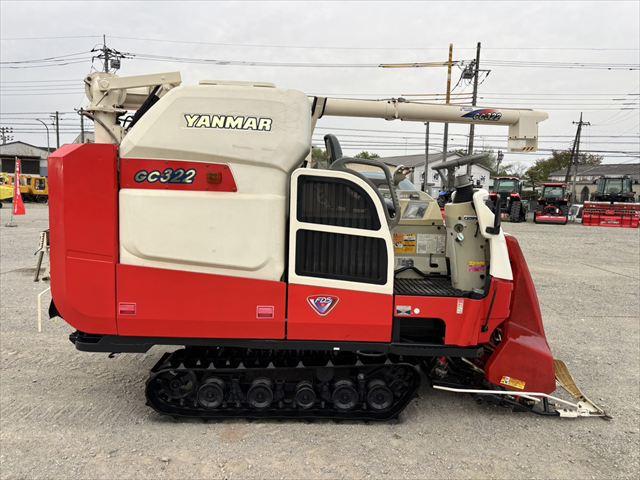 コンバイン GC322 写真３