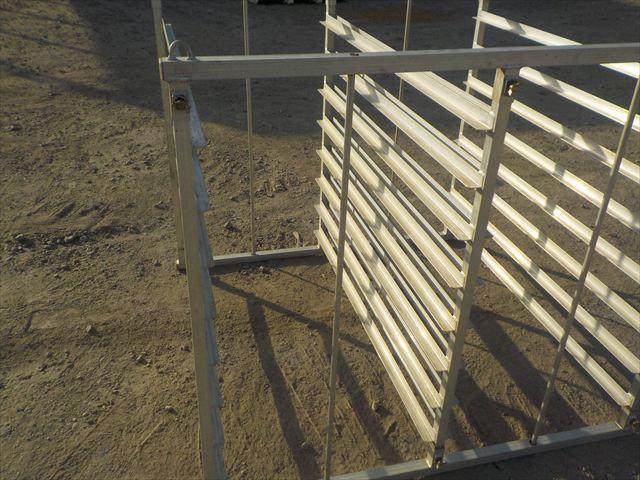 アルミ苗置き台 不明 写真８